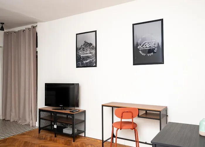 Elektrownia Powisle Standard By Bookinghost *